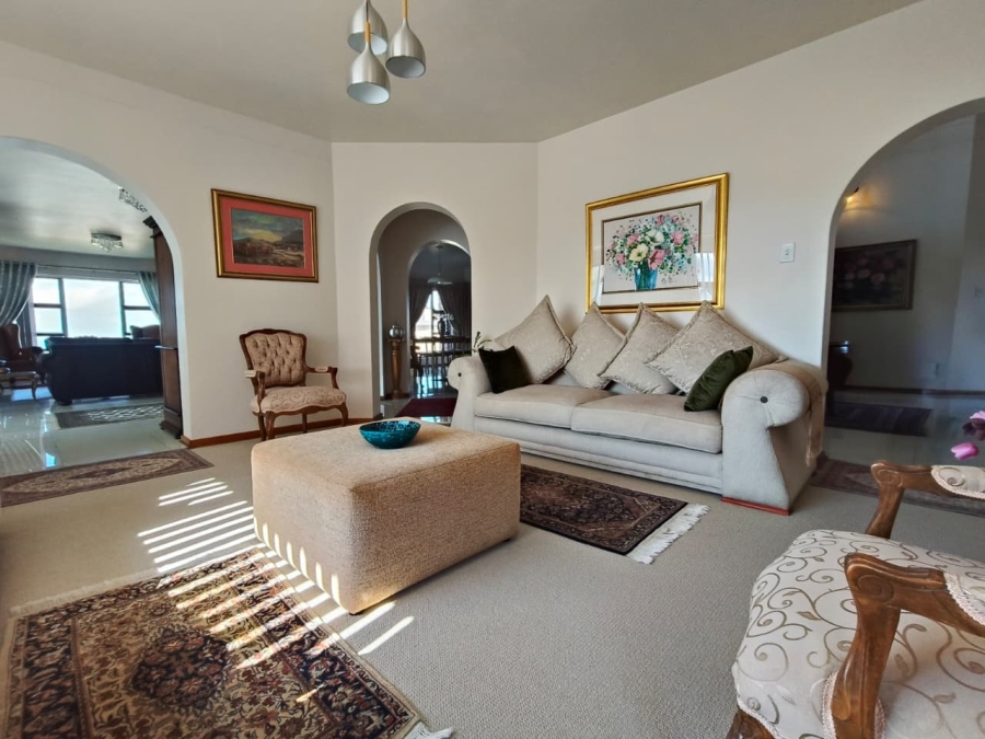 4 Bedroom Property for Sale in Wavecrest Eastern Cape